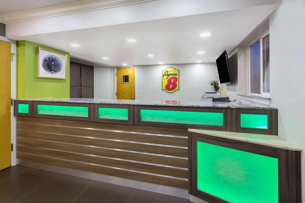 Red Roof Inn Huntsville, Al Dalaman gambar